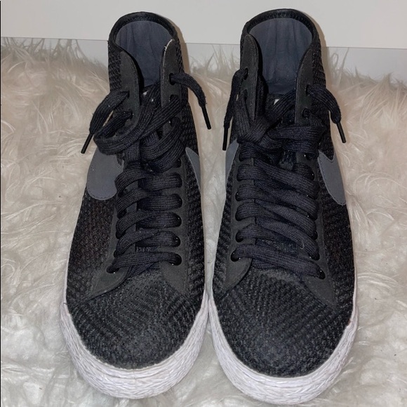 UNIQUE NIKE BLAZERS - Picture 3 of 15